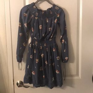 Abercrombie and Fitch Off the shoulder dress / top